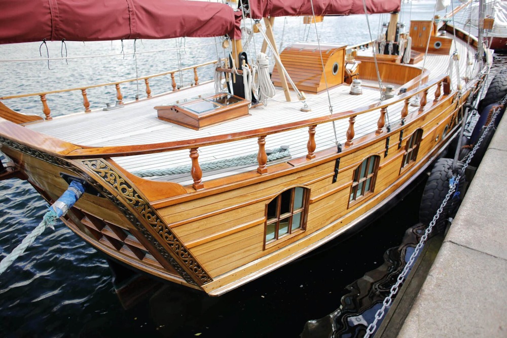 Деревянное судно